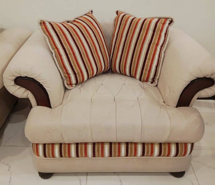 Branded sofa set 6