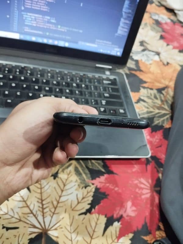Samsung a30 mobile in good condition 4