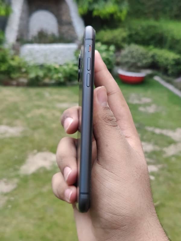 iPhone 11 64 gb non pta factory unlock MDM 03016242700 what’s app 2
