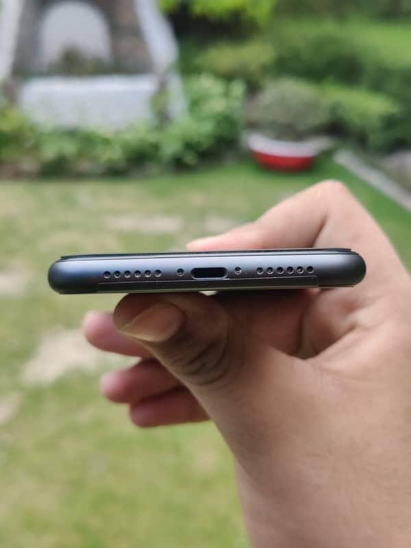 iPhone 11 64 gb non pta factory unlock MDM 03016242700 what’s app 4