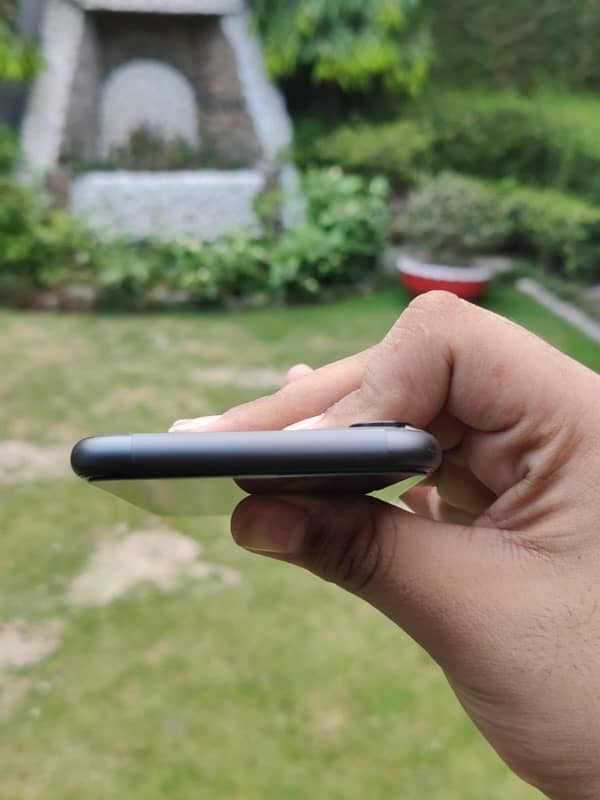 iPhone 11 64 gb non pta factory unlock MDM 03016242700 what’s app 5