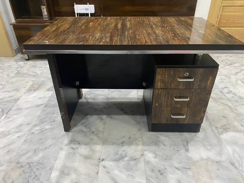 Wooden Executive Office Table with Drawers – Excellent Condition 0
