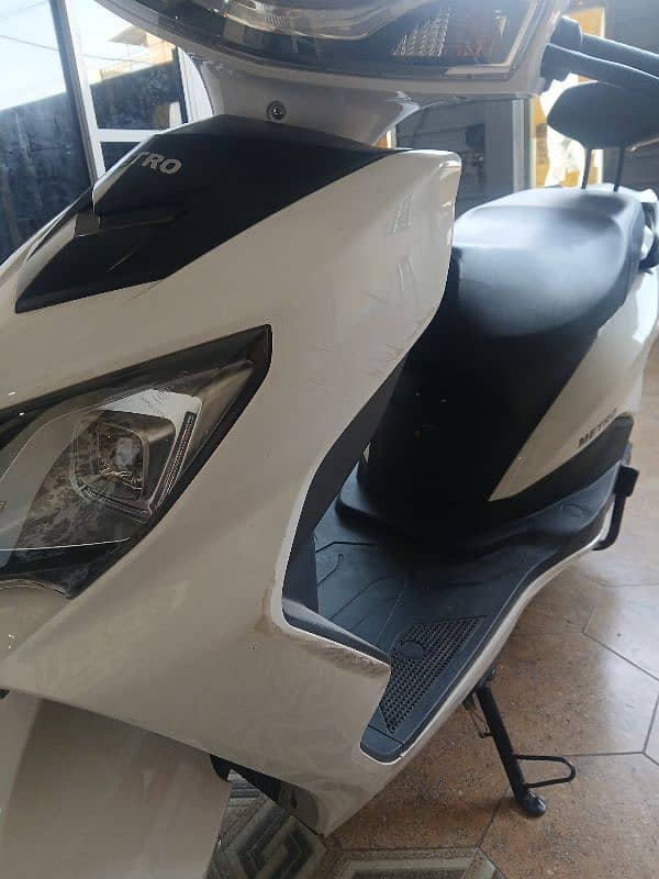 METRO THRILL/USED/ONLY 4 MONTHS OLD/LIKE IN NEW CONDITION/Negotiatable 6