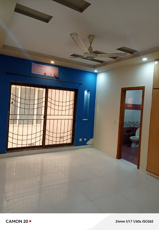 BEAUTIFUL 10 MARLA UPPER PORTION AVAILABLE FOR RENT IN BAHRIA TOWN LAHORE 0