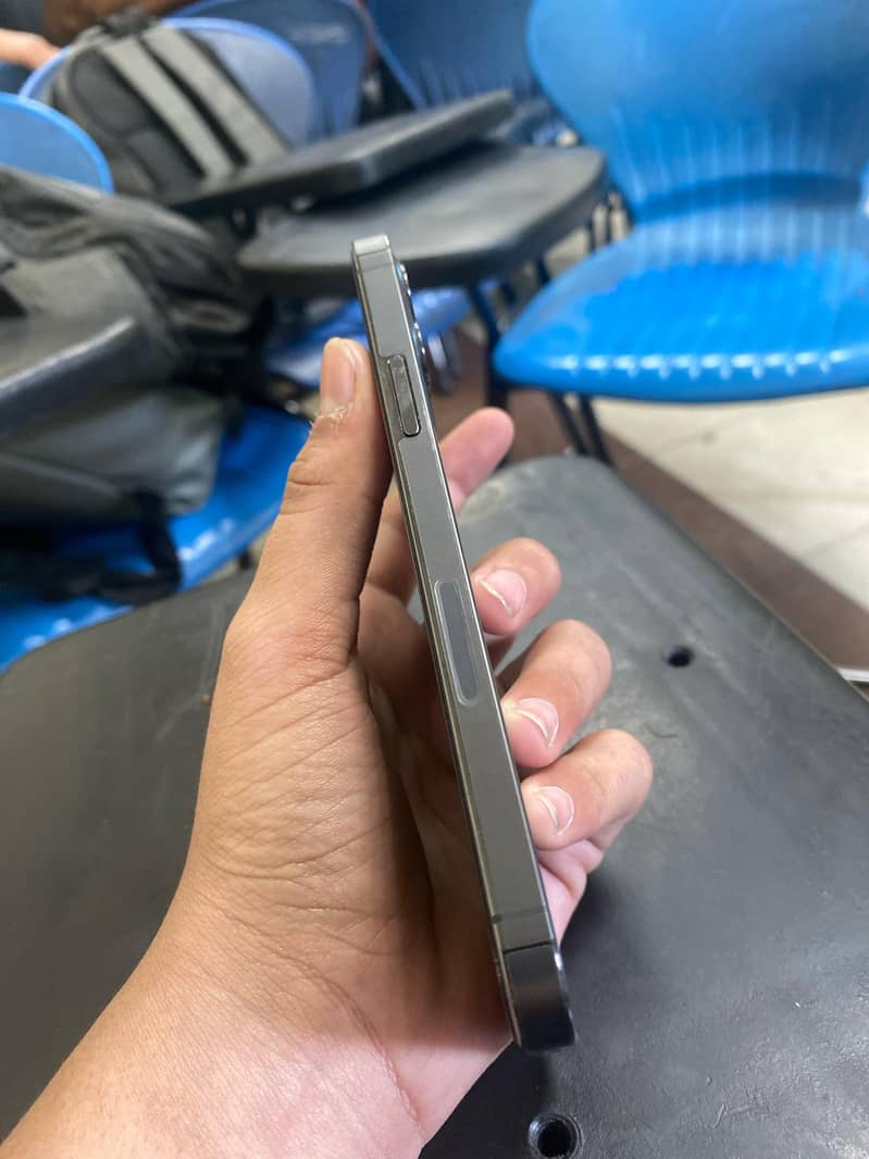 I phone 12 proNon PTA Factory Unlock 4