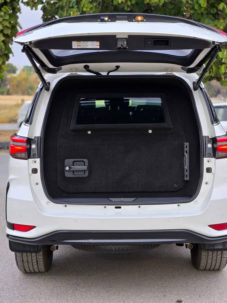 Bullet Proof Car Rental Land Cruiser V8 Fortuner Revo BMW Available 5