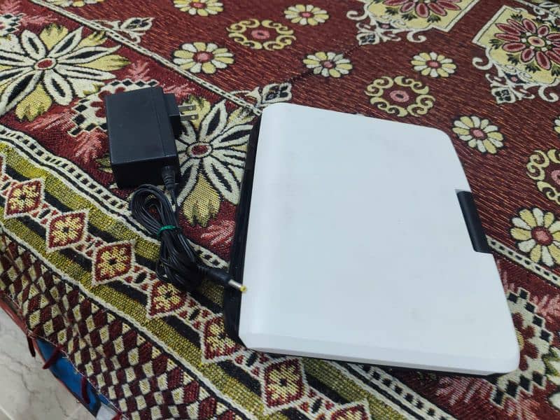 Portable DVD Player 2