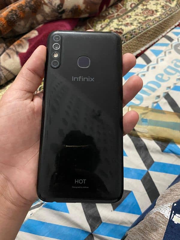infinix hot 8 4/64 memory with box charger and original cover 1