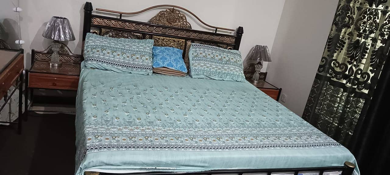 bed | bedset | dressing table | singhar table | center table 0