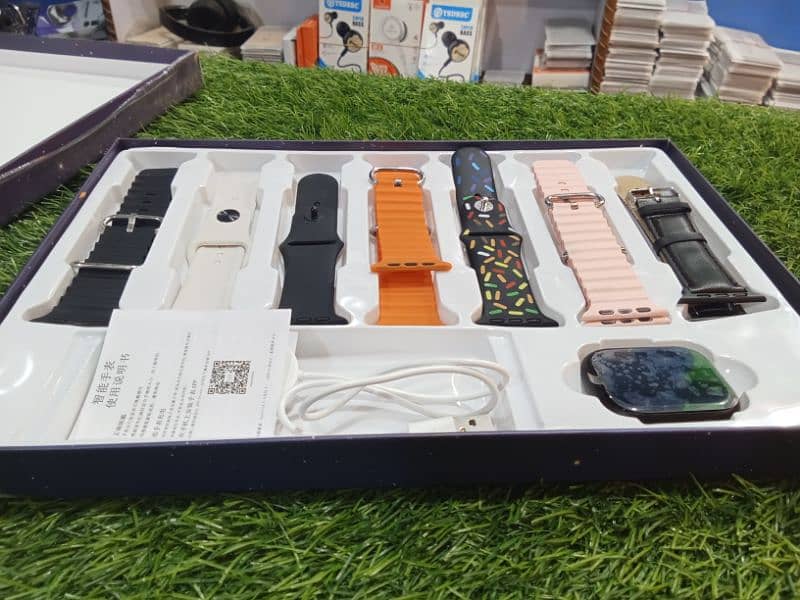 7-in-1 Ultra Smart Watch With Bluetooth Calling, Fitness Tracking. 1