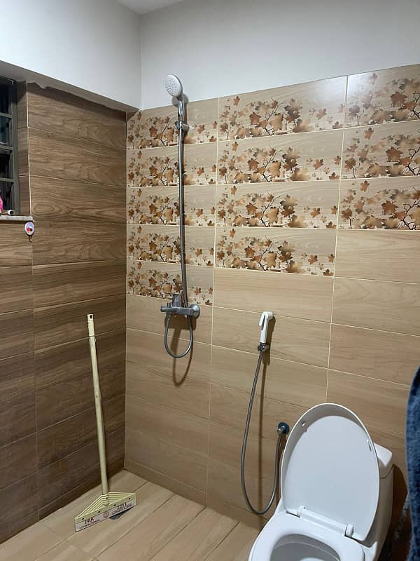 3 Beds Flat Available For Sale in Askari-11 Sec- B Lahore 2