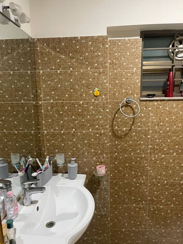 3 Beds Flat Available For Sale in Askari-11 Sec- B Lahore 15