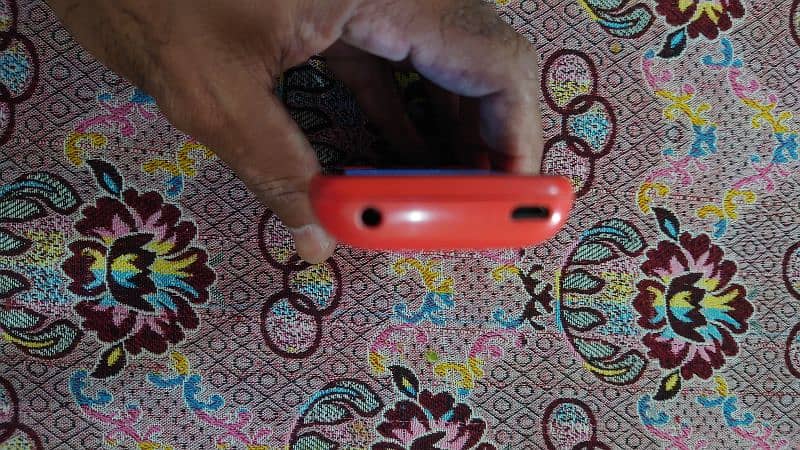 Nokia 210 keypad mobile bilkul ok h . 3