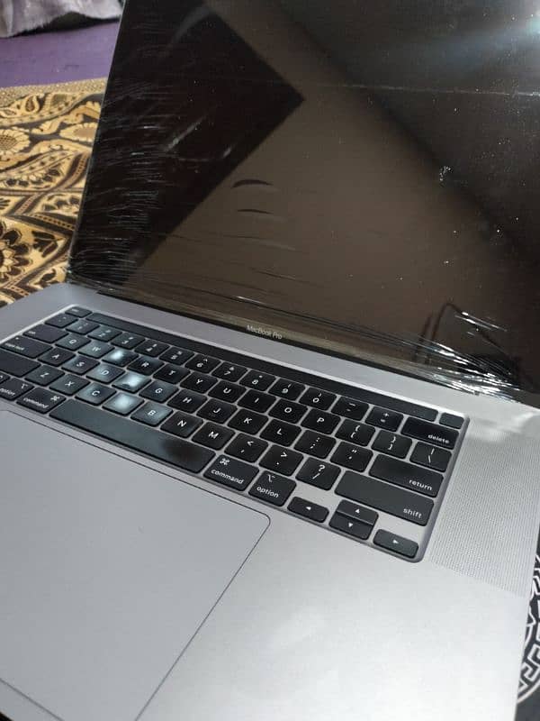 Macbook Pro 2019 | 16 inches | Core i9| 32GB RAM| 512 GB SSD 0