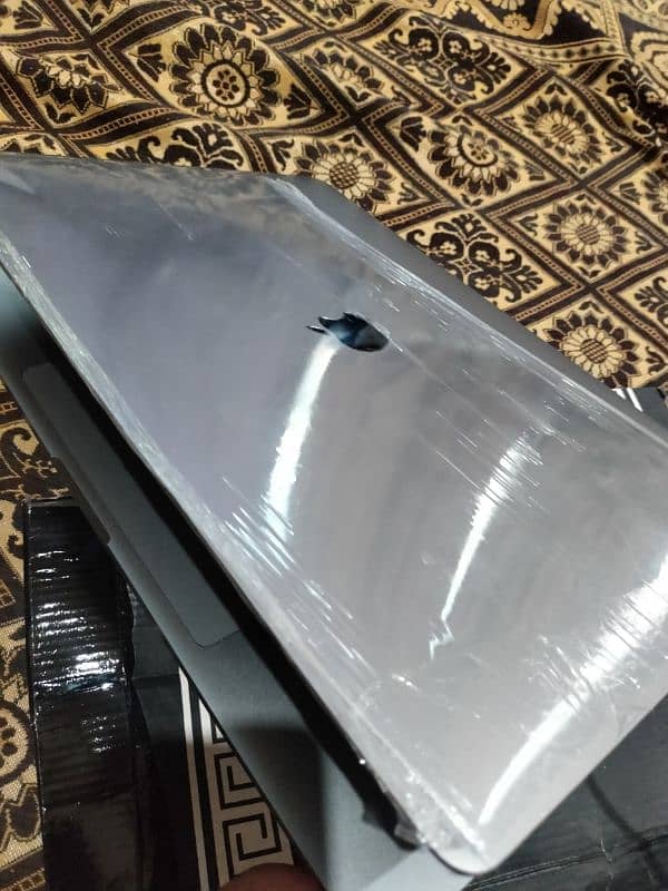 Macbook Pro 2019 | 16 inches | Core i9| 32GB RAM| 512 GB SSD 2