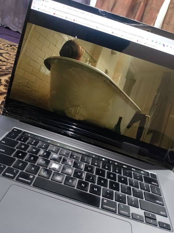Macbook Pro 2019 | 16 inches | Core i9| 32GB RAM| 512 GB SSD 5
