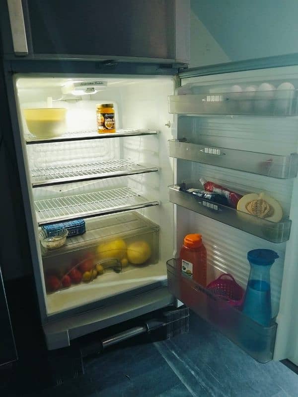 used dawlence fridge in good condition 0