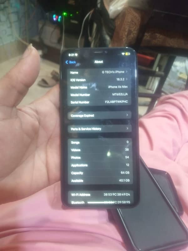 Iphone xs max 64 gb 10/8 condition 2