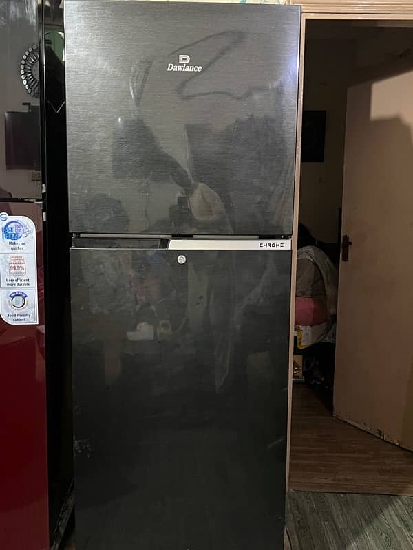 BLACK COLOUR FRIDGE DAWALANCE COMPANY 3