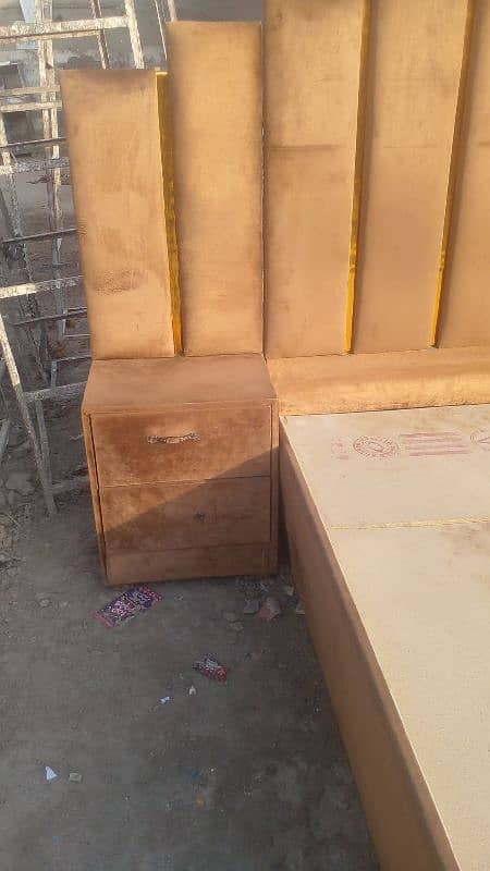 King size bed for sale good condition no mattress 2
