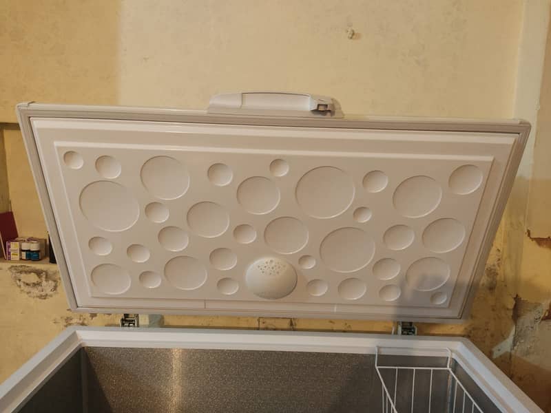 HAIER CHEST  FREEZER MODEL:HDF-409INV4 4