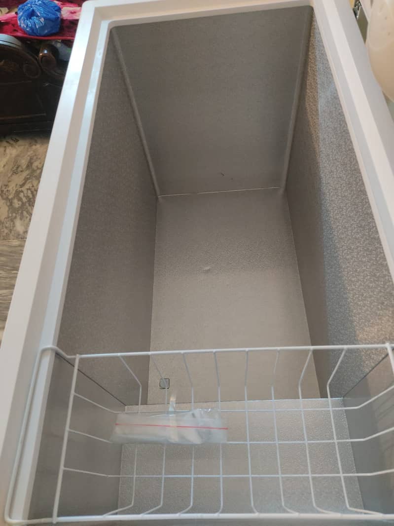 HAIER CHEST  FREEZER MODEL:HDF-409INV4 7