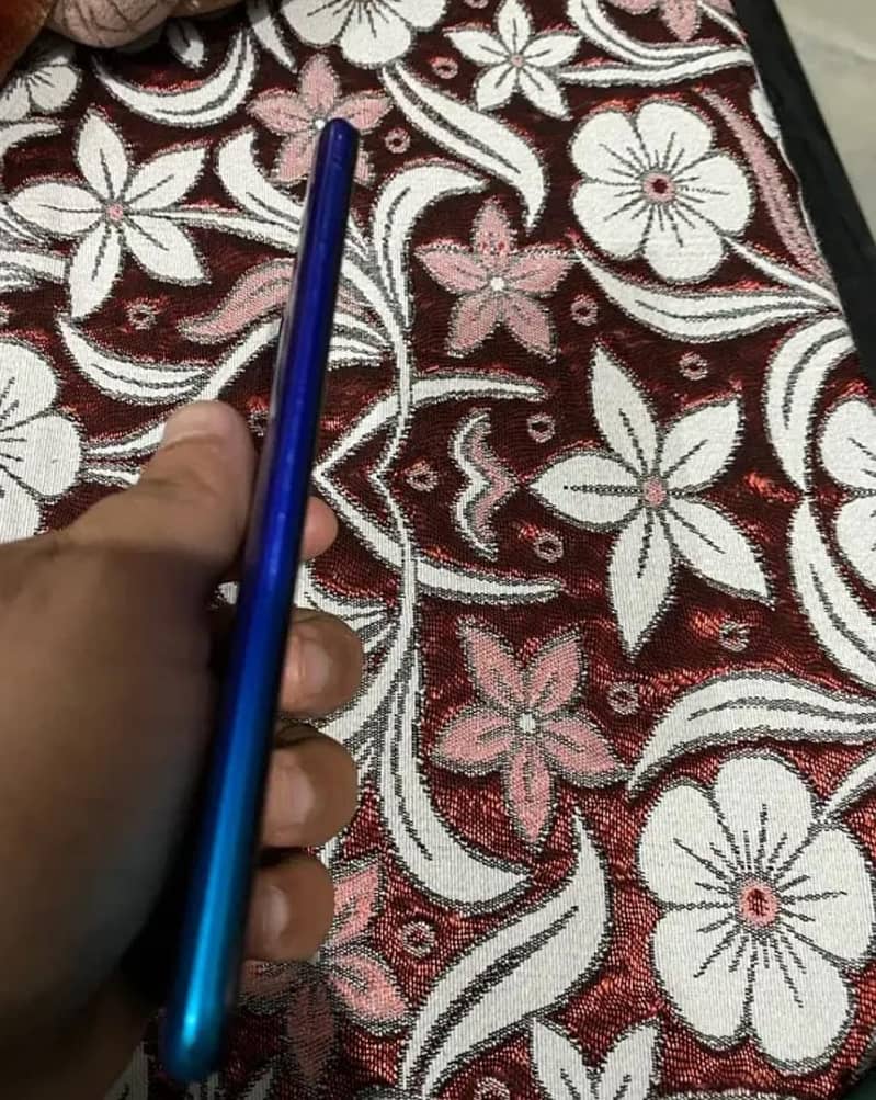 Vivo y91.3/32 Gb. 1