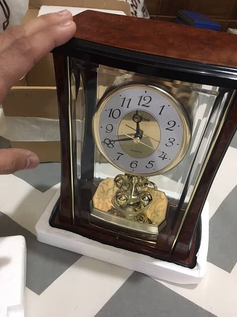 Quality display Clock with pendulum 0