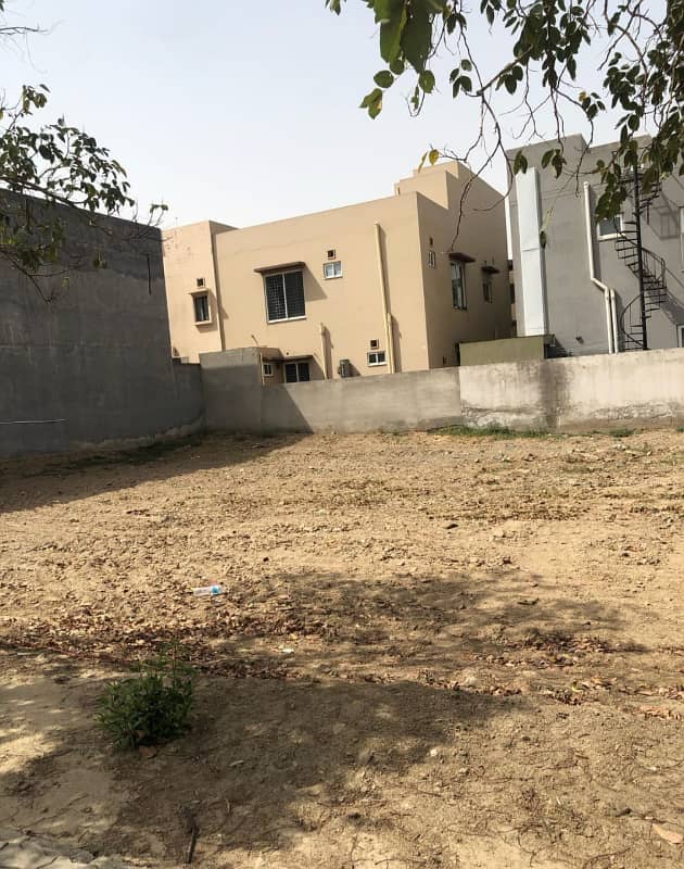 10 MARLA PLOT FOR SALE AT REASONABLE PRICE IN BAHRIA TOWN LAHORE 3