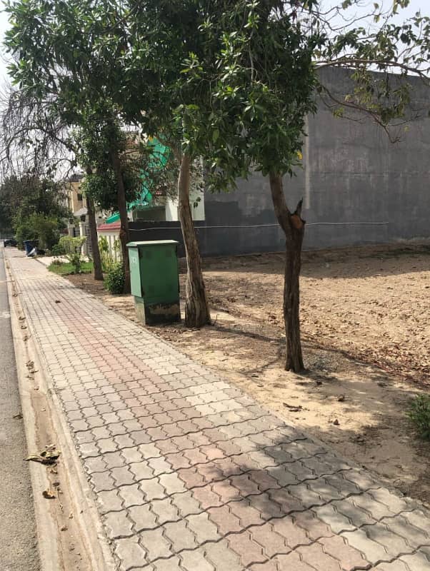 10 MARLA PLOT FOR SALE AT REASONABLE PRICE IN BAHRIA TOWN LAHORE 8