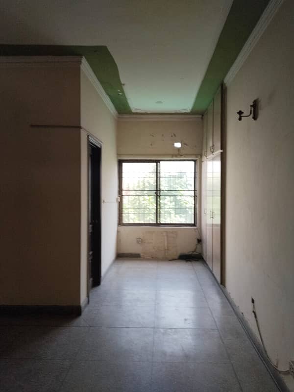 Separate Entrance - 1 Kanal Lavish Upper Portion On Top Location For Rent in DHA Phase 2 Lahore 2