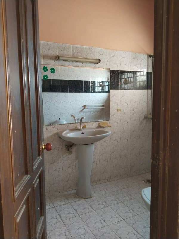 Separate Entrance - 1 Kanal Lavish Upper Portion On Top Location For Rent in DHA Phase 2 Lahore 6