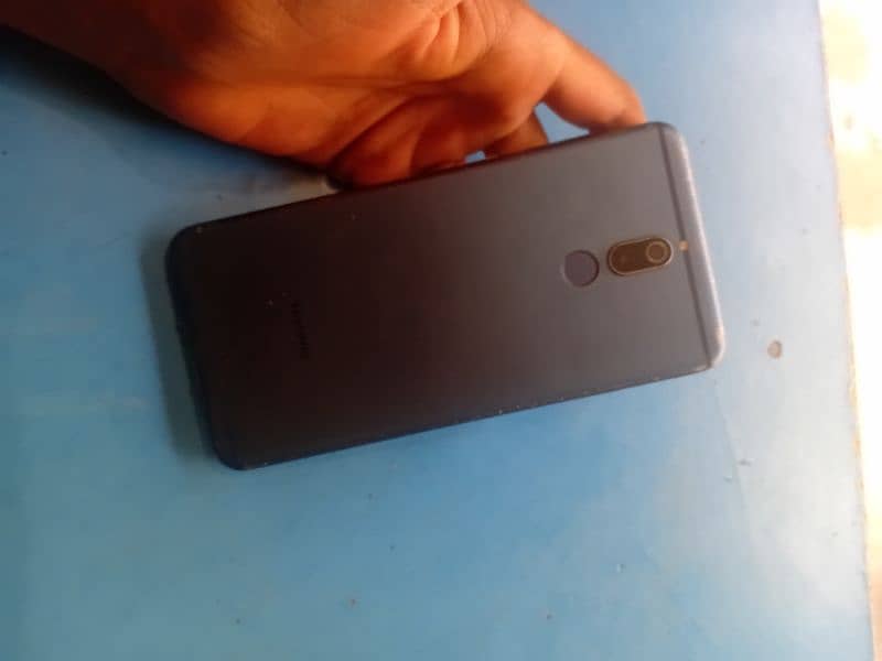 Huawei mate 10 4