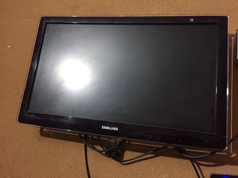 30 inch LCD exchange possible Kisi mobile ky sath all okay 0