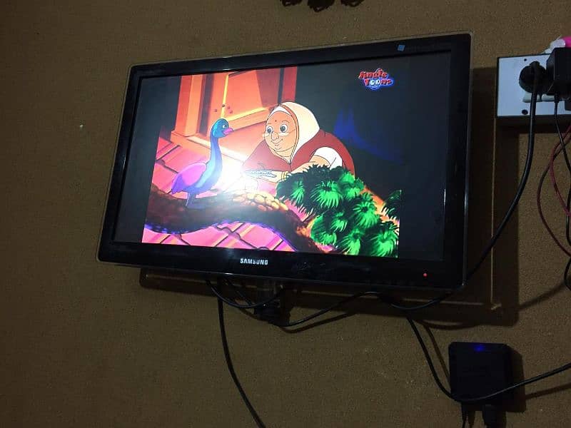 30 inch LCD exchange possible Kisi mobile ky sath all okay 1