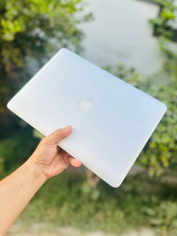 Macbook Air 2017 Scratch Less 3