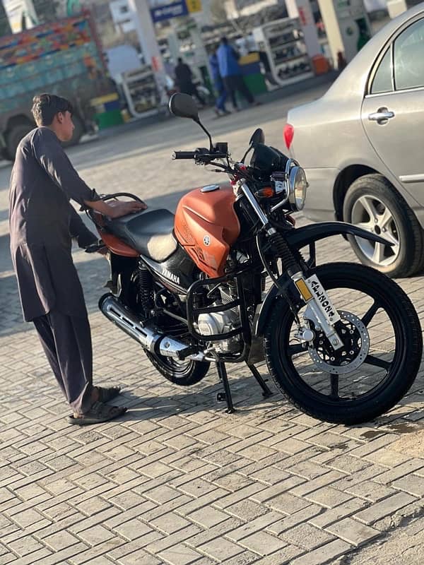 yamaha ybr g special edition orange matt clour 2