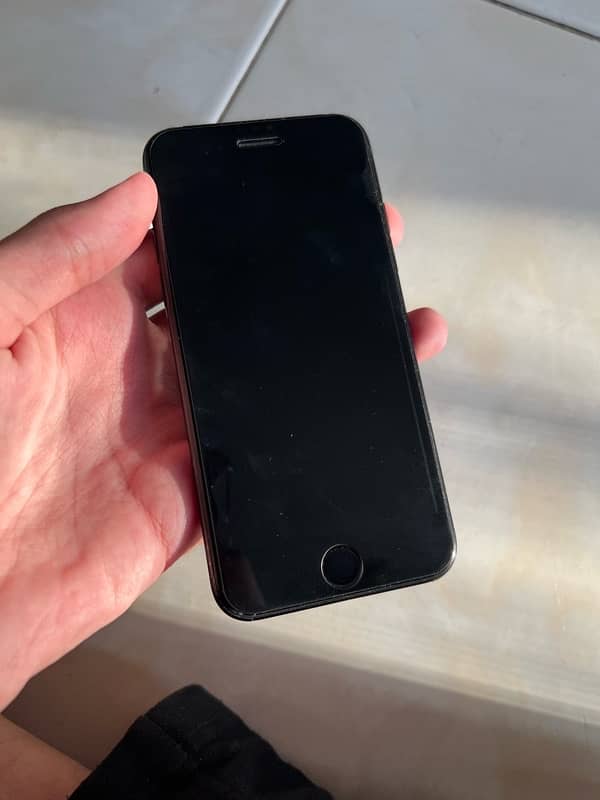 IPhone SE 2020 Jv 4
