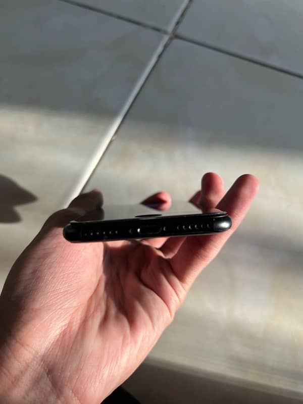 IPhone SE 2020 Jv 9