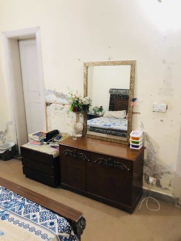 FULLY FURNISHED ROOM AVAILABLE FOR RENT IN G10 PHA 2