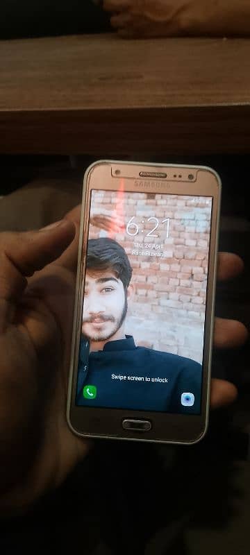 Samsung j5 best mobile for call and home duty 2