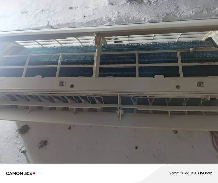 gree 1.5 ton ac  only uband change contact 03403014714 1