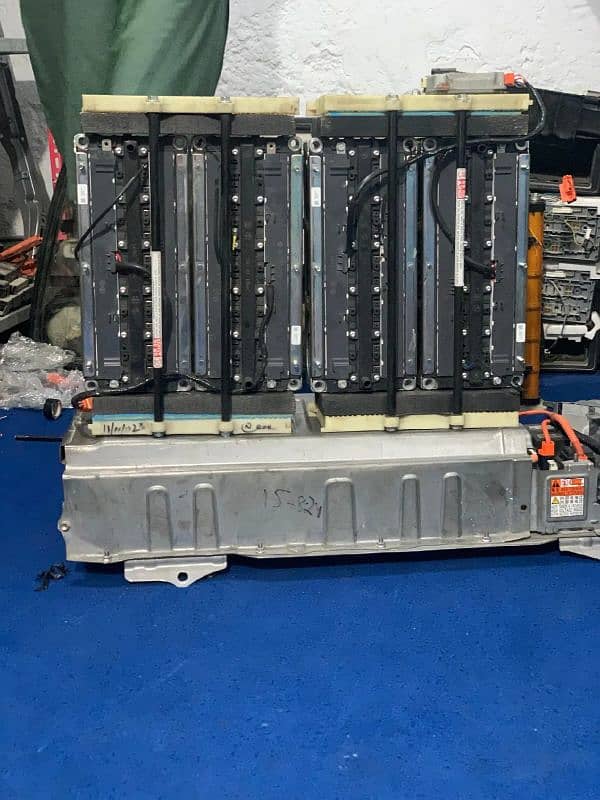 Hybrids batteries and ABS | Toyota Prius | Aqua | Axio Hybrid battery 3