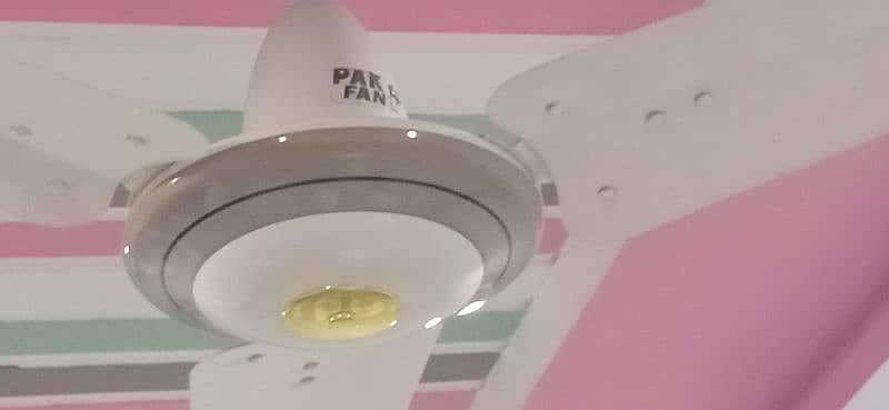 1 year used ceiling fans for sale 0