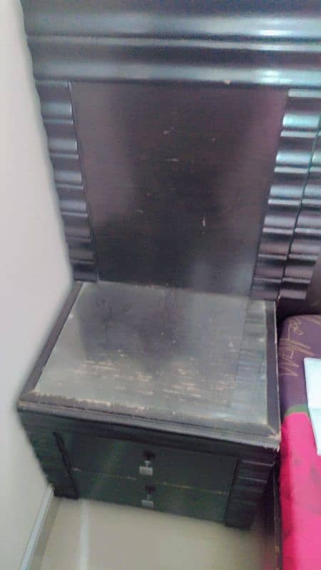 dressing table and side table urgent sale 6