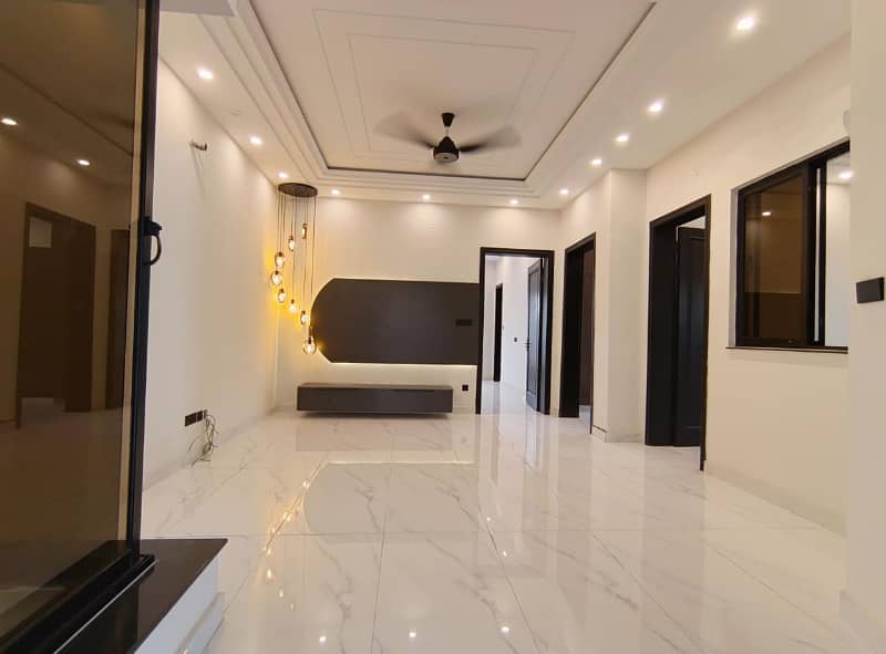 Upper Portion For Grabs In 10 Marla Rawalpindi 2
