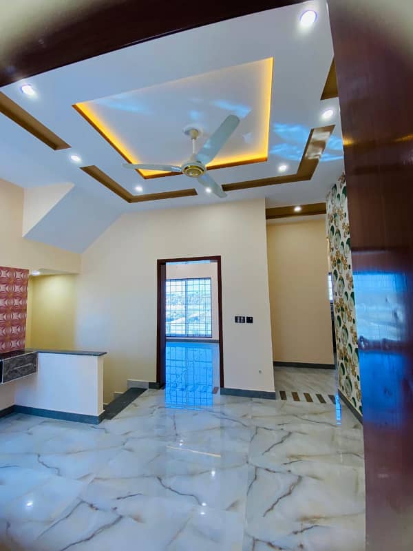 5 MARLA LUXURIOUS HOUSE FOR SALE IN BAHRIA TOWN LAHORE 1