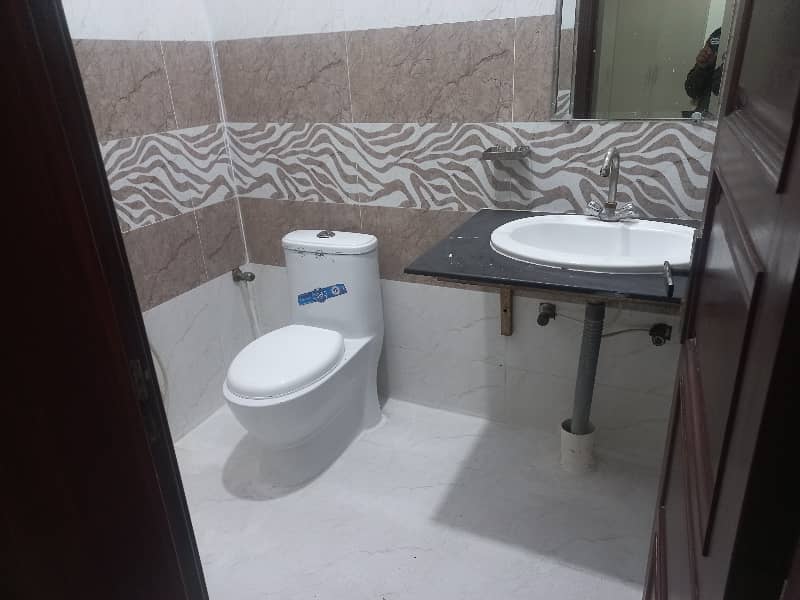 3 bedroom upper portion available chaklala scheme 3 Rawalpindi government haring available 3
