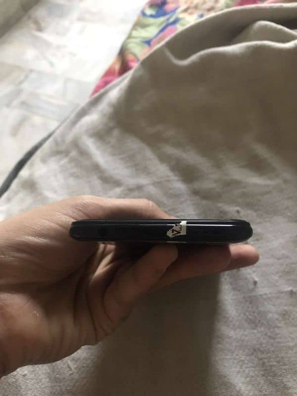 Oppo F15 8/256 2