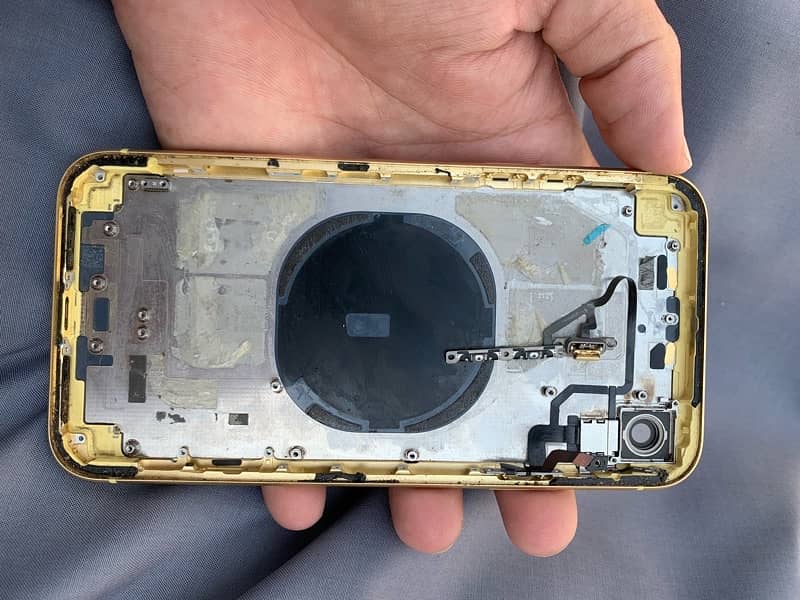 IPhone XR original body watsapp number 03489165874 2
